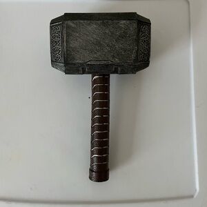 Thor Costume hammer prop - marvel- has cracks